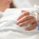 Hospitalizada para laqueadura jovem acorda sem perna e com.webp